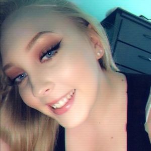 Meet your Posher, Katelyn